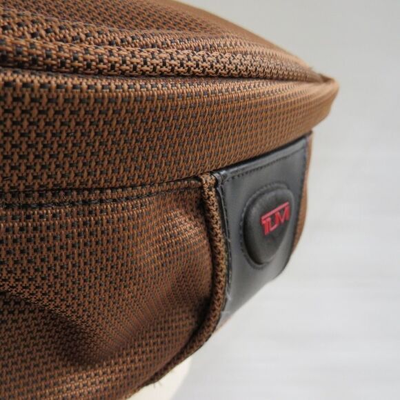 Tumi Womens Mens Unisex Bronze Brown Structured Travel Waist Fanny Pack - Picture 13 of 16